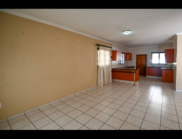 3 BEDROOM DUPLEX FOR SALE IN SARNIA